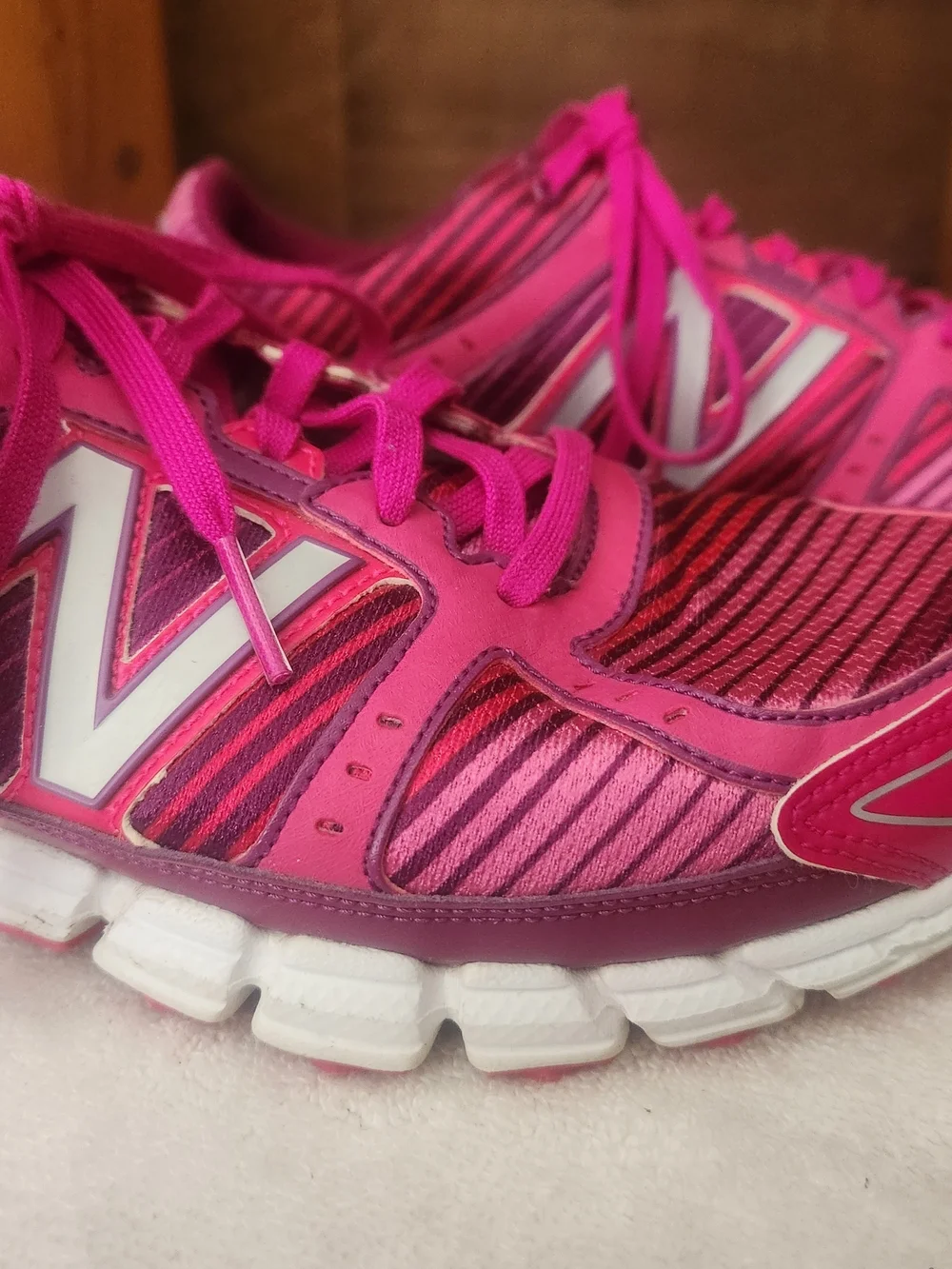 New Balance 750 V1 Running Shoe-walking- Athletic Shoe Womens Sz 9
